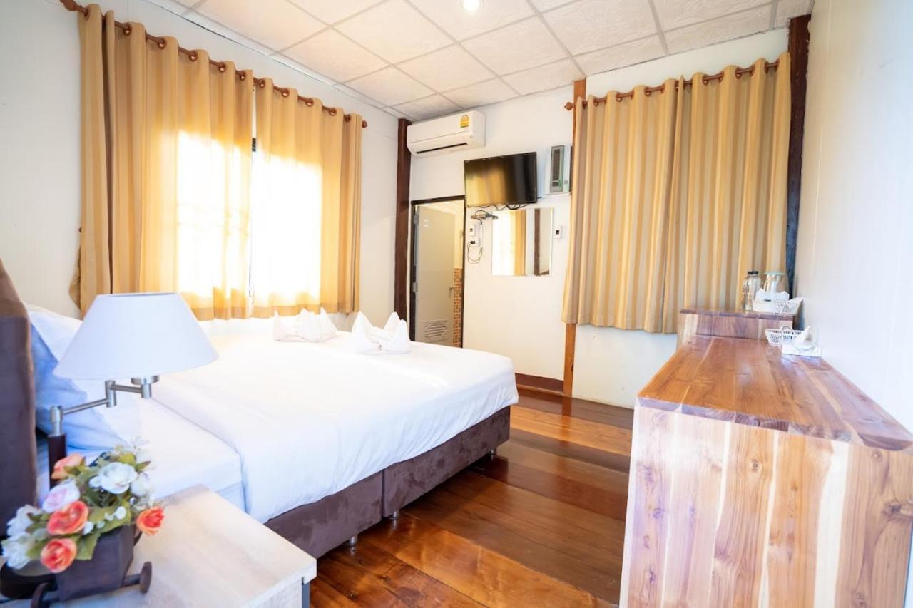 De Mala Hotel Сукотай Екстериор снимка