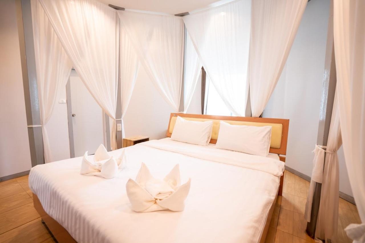 De Mala Hotel Сукотай Екстериор снимка