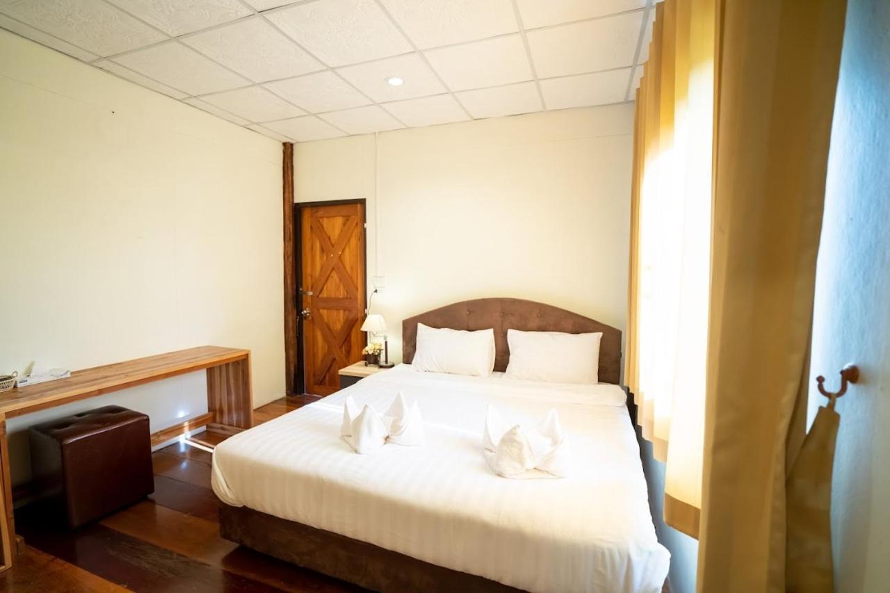 De Mala Hotel Сукотай Екстериор снимка
